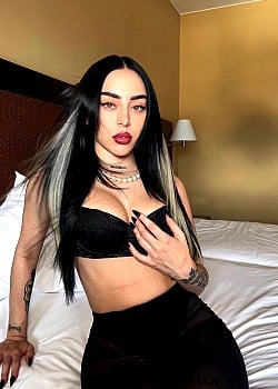 Nicki Nicole